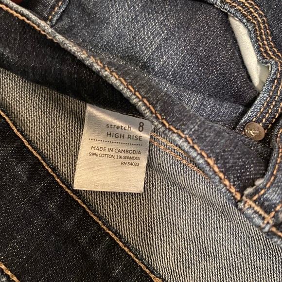Old Navy Jeans-8 - Picture 4 of 4